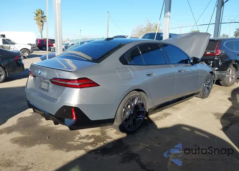 2024 BMW I5 M60 z USA, uszkodzony, nr VIN WBY43FK04RCP15673